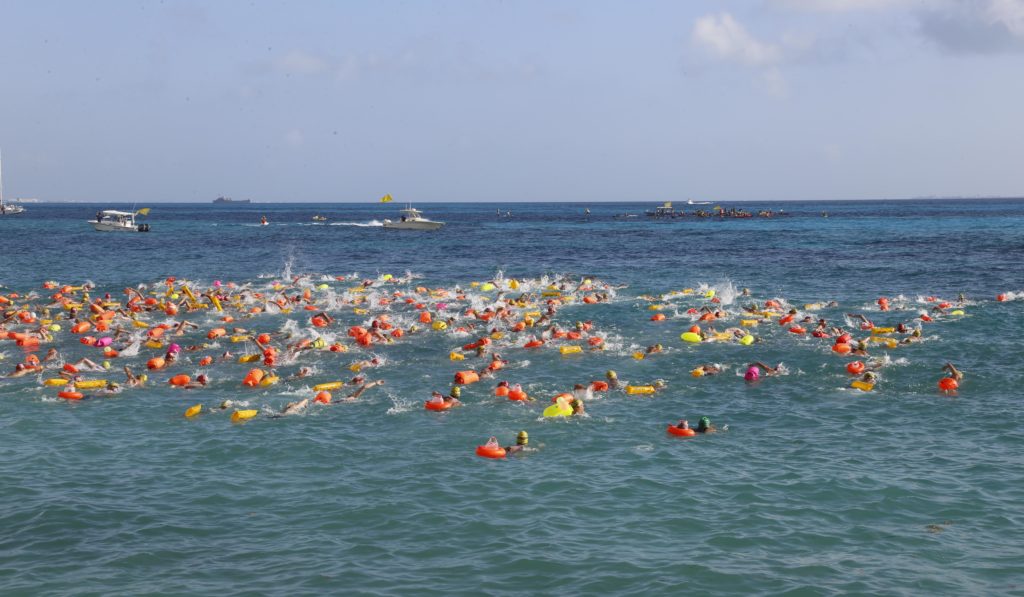 El Cruce 2019, con la participación de 750 nadadores de Cancún a Isla Mujeres